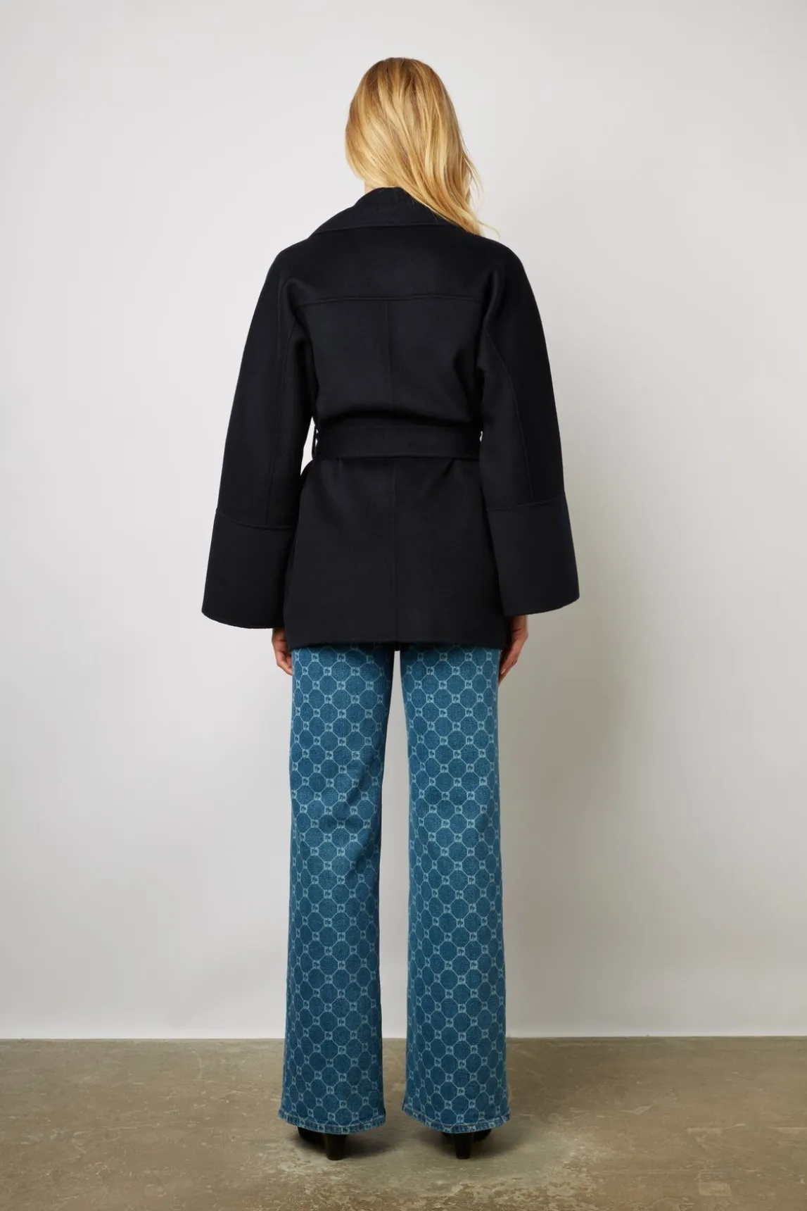 Manteau Court En Laine Fine Marine - Noranne